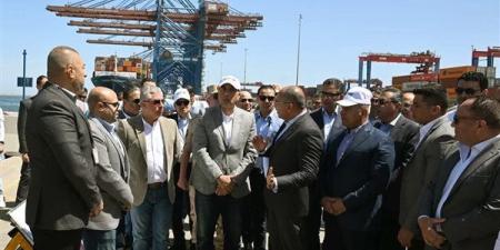 مدبولي
      يتفقد
      محطة
      الحاويات
      الأكبر
   ...