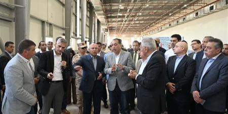 رئيس
      الوزراء
      يتفقد
      مصنع
      الشركة
      ...
