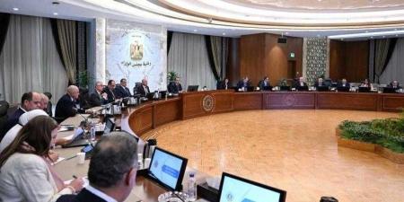 رئيس
      الوزراء
      يترأس
      اجتماع
      المجلس
      الأعلى
      لصناعة
      السيارات