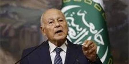 أبو
      الغيط
      يشيد
      بقرار
      ترمب
      رفع
      العقوبات
      عن
      سوريا