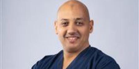 الدكتور
      عبد
      الرحمن
      عبد
      العال:
      جراحات
      التجميل
      لا
      تقتصر
      على
      تحسين
      الشكل
      فقط