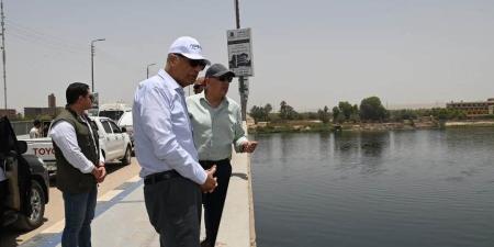 وزير
      الري
      يوجه
      بأخذ
      عينات
      من
      مياه
      النيل
      بموقع
      كوبري
      إدفو
      وتحديد
      مصدر
      أي
      تلوث
      من
      العائمات
      النيلية