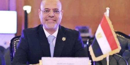 وزير العمل يعتمد صرف مليون و594 ألف جنيه خلال مايو للعمالة غير المنتظمة