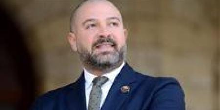 أندية
      الدوري
      المصري
      الممتاز
      تقرر
      تجديد
      الثقة
      في
      رابطة
      الأندية
      المحترفة
      بقيادة
      النائب
      أحمد
      دياب