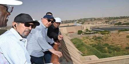 وزير
      الري
      يتفقد
      أعمال
      الصيانة
      الدورية
      لرفع
      كفاءة
      خزان
      أسوان