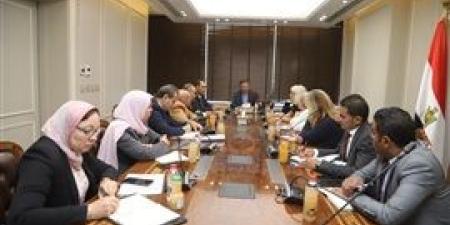 وزير
      الزراعة
      يستعرض
      مع
      البعثة
      الإشرافية
      ل"إيفاد"
      نتائج
      زيارتها
      لأنشطة
      مشروع
      التكيف
      في
      البيئات
      الصحراوية