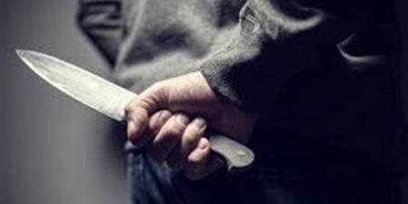 مسن
      يطعن
      حفيده
      بسكين
      في
      سوهاج
      بسبب
      مرض
      نفسي..
      والنيابة
      تباشر
      التحقيق