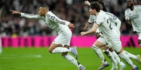 ريال
      مدريد
      يستهدف
      مستقبل
      دفاعه
      ...