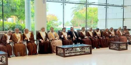 وزير
      الإسكان
      يصل
      يُشارك
      في
      ...