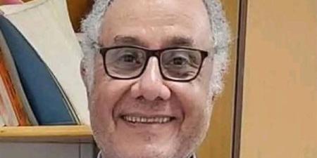 الحزن
      يخيم
      على
      المنيا..
      وفاة
      "طبيب
      الغلابة"
      الدكتور
      ياسر
      البرجيني
      أثناء
      عمله
      في
      عيادته