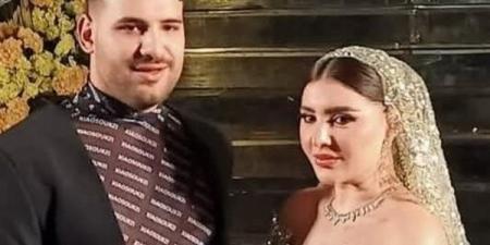 وسط
      جدل
      واسع
      حول
      إطلالته..
      المطرب
      مسلم
      يبعث
      رسالة
      مؤثرة
      لزوجته