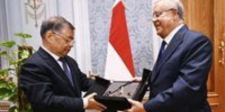 المستشار
      الدكتور
      حنفي
      جبالي
      يستقبل
      عضو
      المكتب
      السياسي
      للحزب
      الشيوعي
      الصيني