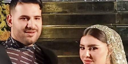 بمشاركة
      عدد
      من
      نجوم
      الفن..
      شاهد
      اللقطات
      الأولى
      من
      حفل
      زفاف
      «مسلم»