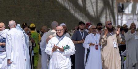 حجاج
      بيت
      الله
      الحرام
      يرمون
      الجمرات
      الثلاث
      في
      ثاني
      أيام
      التشريق