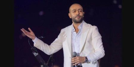الموضوع
      صعب
      أوي..
      تامر
      عاشور
      يحكي
      كواليس
      غنائه
      أمام
      الرئيس
      السيسي