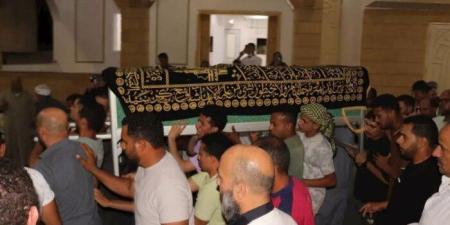 جنازه
      مهيبة..
      تشييع
      جثمان
      شهيد
      الشهامة
      خالد
      عبد
      العال
      بمسقط
      رأسه
      بالدقهلية
      (صور)