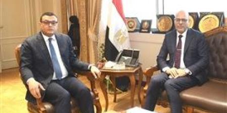 وزيرا
      الإسكان
      والعمل
      يبحثان
      التعاون
      المشترك
      في
      مجال
      تدريب
      العمالة