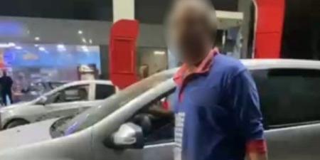 ضربه بالحجارة.. ضبط عامل محطة وقود بعد اعتداءه على كلب بالمقطم