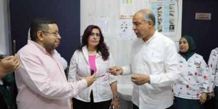 «معًا
      ننقذ
      الأرواح»:
      المنيا
      تحتفي
      باليوم
      العالمي
      للتبرع
      بالدم..
      والمحافظ
      يؤكد:
      عطاؤكم
      حياة