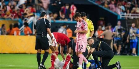عاجل..
      بعد
      خروجه
      مصابا..
      نقل
      إمام
  ...