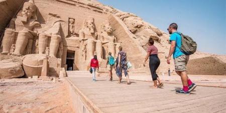 زيادة
      5
      مليون
      سائح
      سنويا..
      مصر
      ...