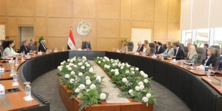 وزير
      الكهرباء
      يبحث
      مع
      بنك
      ...