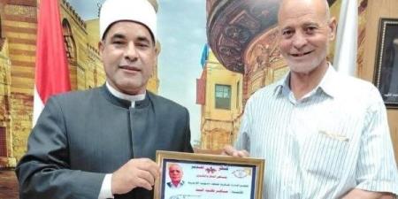 "بعد سنوات من العطاء"..المنوفية الأزهرية تكرم الأستاذ ماهر عطية لتقاعده.
