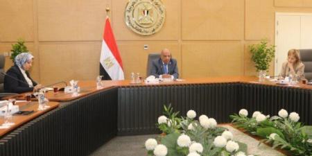 وزير
      الكهرباء
      يبحث
      مع
      وفدى
      بنك
      الاستثمار
      والاتحاد
      الأوروبيين
      سبل
      تعزيز
      التعاون
      المشترك