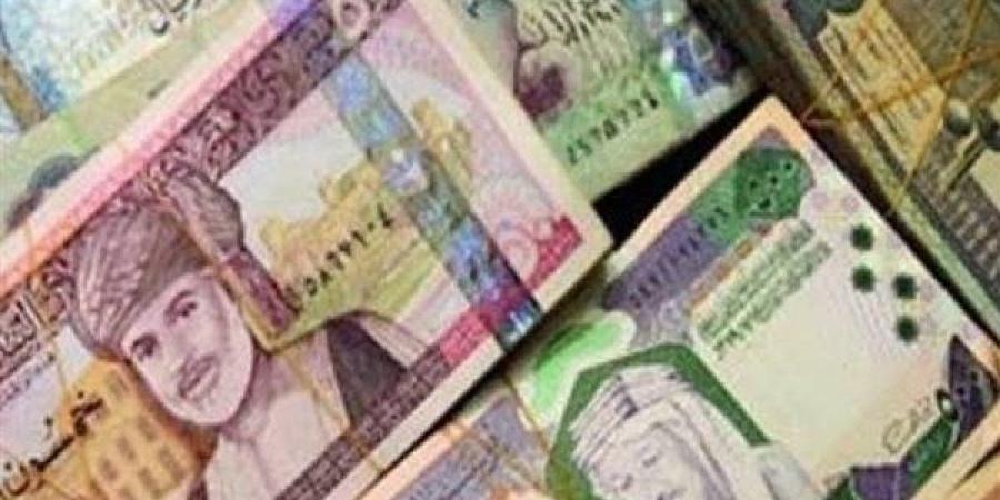 تراجع سعر صرف الدينار الكويتي والريال السعودي أمام الجنيه المصري