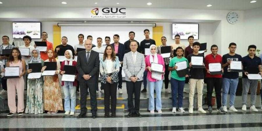 وزيرة التنمية المحلية تشهد احتفالية الجامعة ...