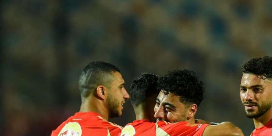 شاهد بالصور.. لحظة تتويج الأهلي بدرع الدوري للمرة الـ44 في تاريخه (ألبوم)