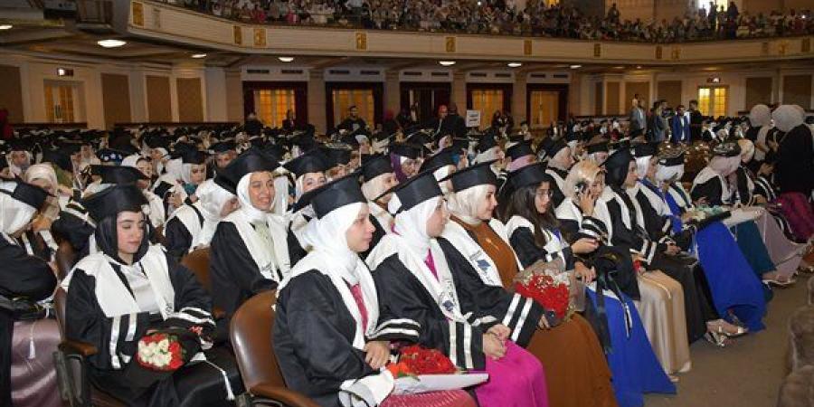 جامعة القاهرة تحتفل بتخريج دفعة جديدة من كلية التربية للطفولة المبكرة