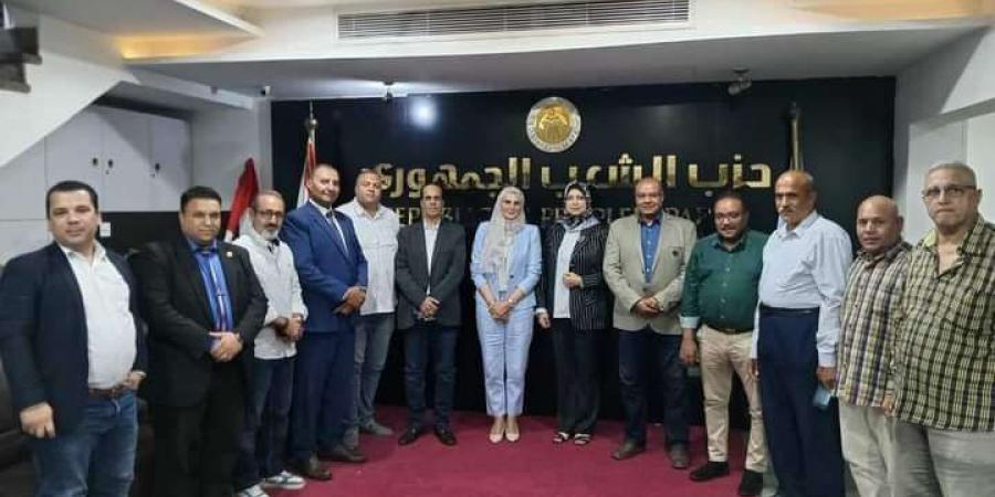 حزب الشعب الجمهوري بالجيزة يعقد اجتماعًا حاشدًا لأمانات الإعلام لبحث خطط التطوير والتواصل مع الجماهير