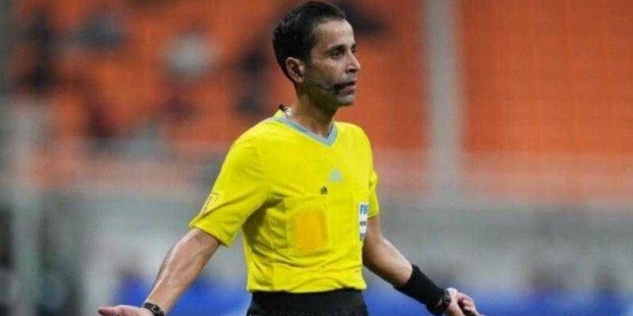 كاف يتجاهل الزمالك ويُعلن “المثير للجدل” حكمًا لـ السوبر الأفريقي أمام الأهلي