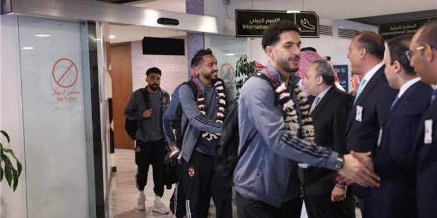 بعثة الأهلي تصل الرياض لخوض مواجهة الزمالك في السوبر الإفريقي