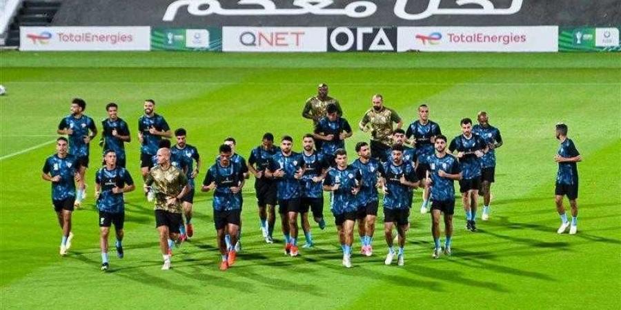 محاضرة فنية للاعبى الزمالك قبل مواجهة الأهلى فى السوبر الإفريقى