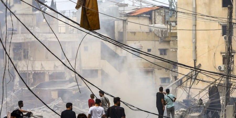 غارات مكثفة تستهدف مواقع "حزب الله"