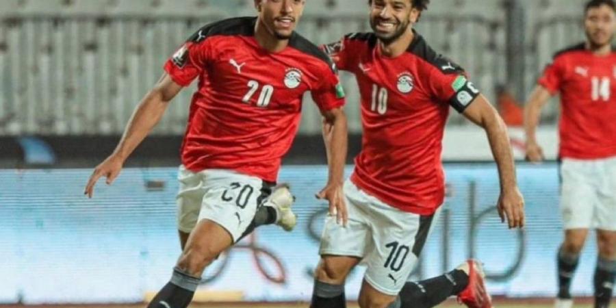 محمد صلاح يفاجئ عمر مرموش برسالة «جولدن بوي» في منتخب مصر (فيديو)