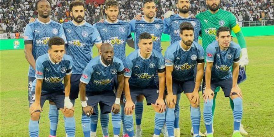 السوبر
      المصري..
      القوة
      الضاربة
      تقود
      هجوم
      بيراميدز
      أمام
      الزمالك