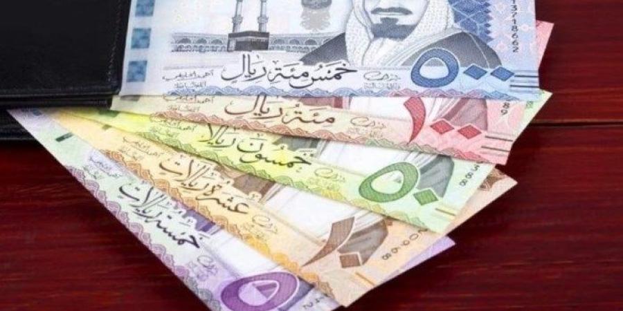 سعر الريال السعودي مقابل الجنيه المصري في بداية تعاملات اليوم الإثنين