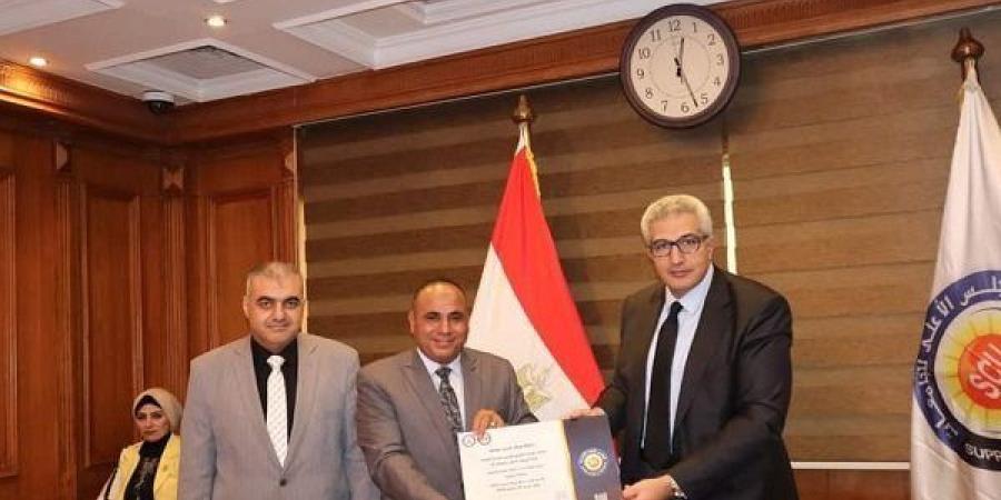 اعتماد
      مركز
      تنمية
      قدرات
      جامعة
      سوهاج
      كأحد
      أفضل
      مراكز
      التدريب
      المعتمدة
      بالجامعات
      المصرية