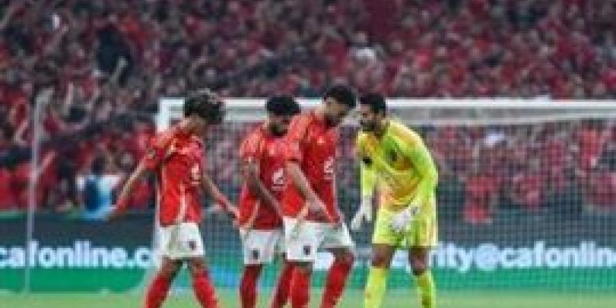 الأهلي
      يلتقي
      الزمالك
      في
      نهائي
      بطولة
      السوبر
      المصري