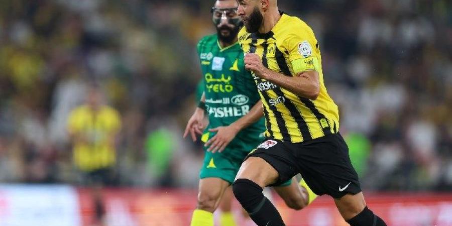 القنوات الناقلة لمباراة الرياض والاتحاد في الدوري السعودي 2024-2025