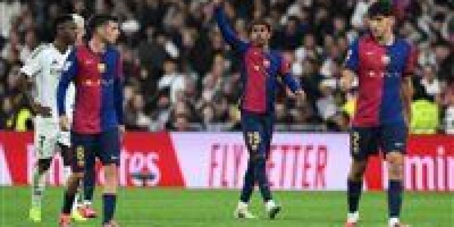 كلاسيكو
      الأرض:
      برشلونة
      يذل
      ريال
      مدريد
      برباعية
      نظيفة
      على
      ملعبه
      وأمام
      جماهيره
      في
      الدوري
      الإسباني