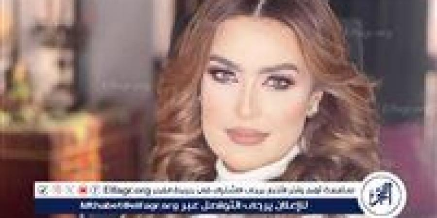 فرحة
      حلوة
      غايبة
      عني..سيمون
      تحيي
      الذكرى
      العاشرة
      لوفاة
      والدتها