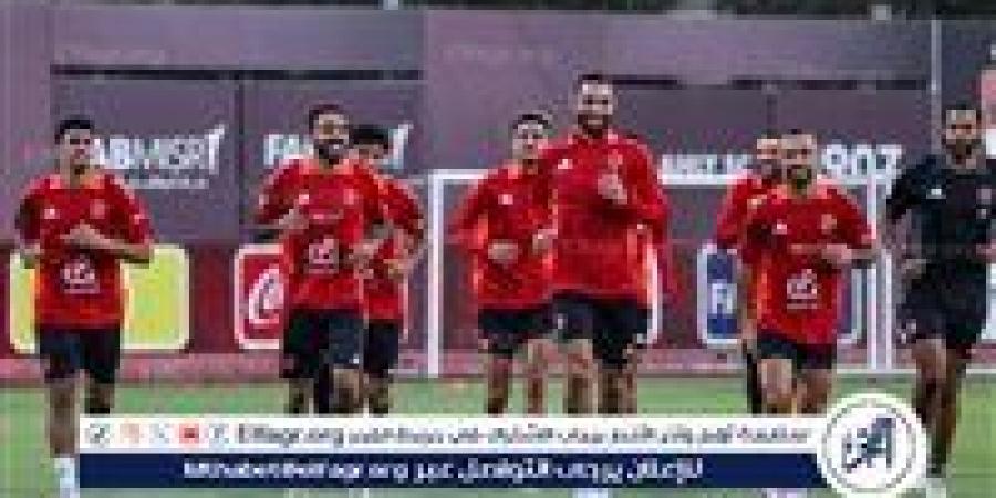 الأهلي
      ينهي
      استعداداته
      لمواجهة
      العين
      في
      كأس
      الإنتركونتيننتال
      وسط
      أجواء
      حماسية