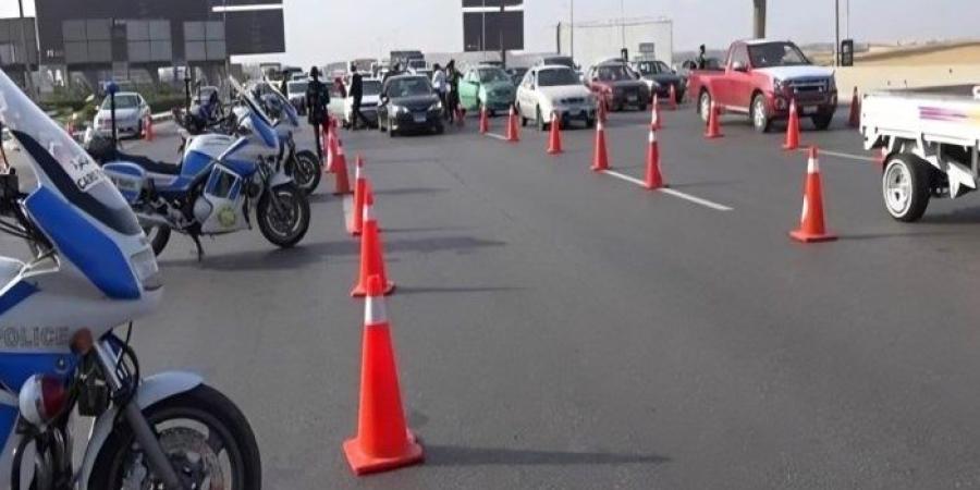 «المرور» تضبط مخالفات متنوعة وتنظم حركة السير