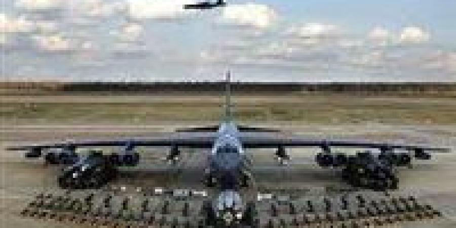 لردع
      إيران..
      أمريكا
      ترسل
      قاذفات
      القنابل
      B-52
      وطائرات
      مقاتلة
      للشرق
      الأوسط