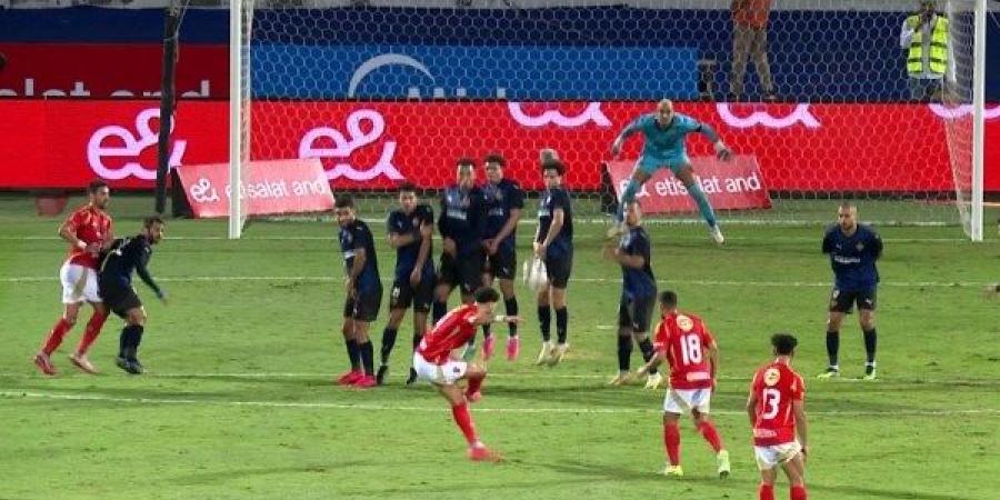 الدوري المصري.. الأهلي يضرب سيراميكا كليوباترا بهدفين مقابل هدف في الشوط الأول