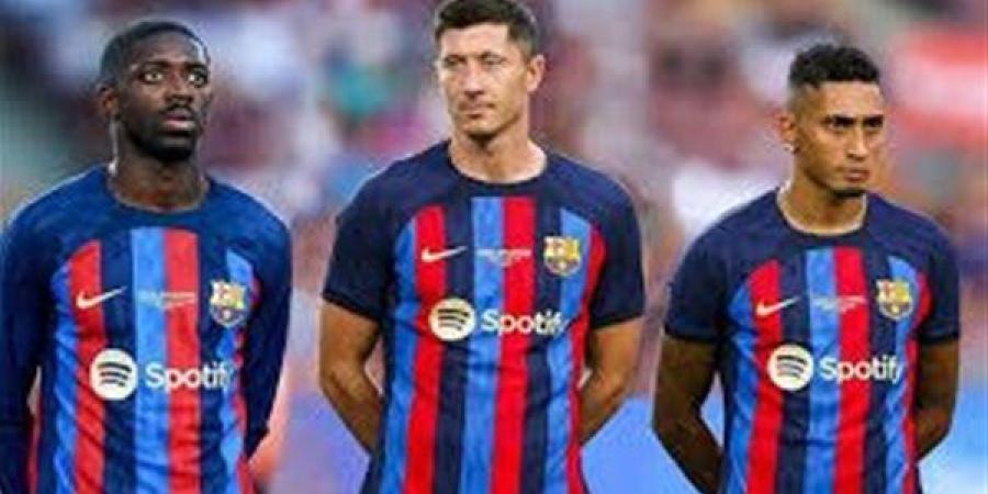 استبعاد
      6
      لاعبين..
      غيابات
      برشلونة
      ضد
      النجم
      الأحمر
      بدوري
      أبطال
      أوروبا